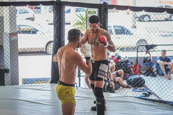 Kitefoil à montpellier : tout savoir sur le spot, l'apprentissage et les sensations uniques